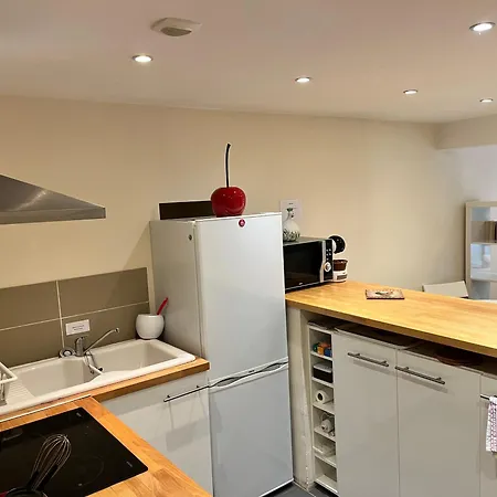 Appartement Tres Calme Refait A Neuf Emplacement Ideal